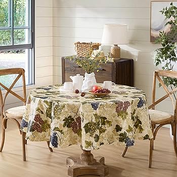 Amazon.com: Newbridge 70 Inch Round Vinyl Tablecloth with Flannel